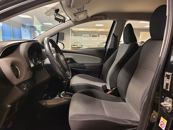 Toyota Yaris 17 of 24