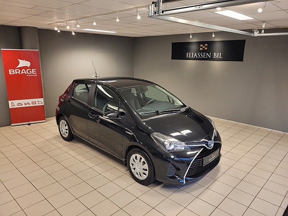 Toyota Yaris 2 of 5