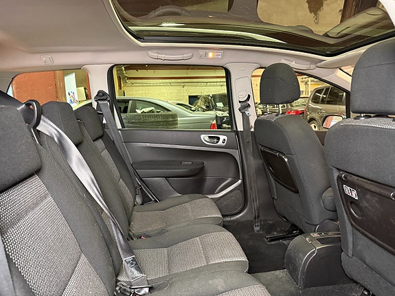 Peugeot 307 SW 26 of 30