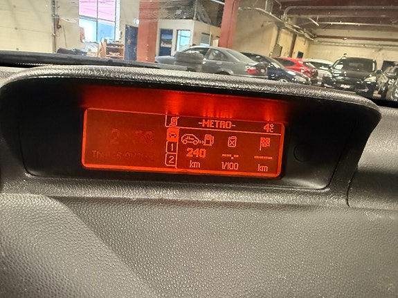 Peugeot 307 SW 13 of 30