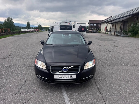 Volvo S80 3 of 5