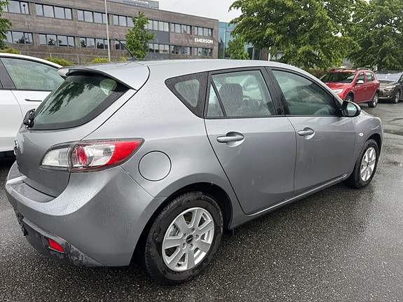 Mazda 3 3 of 5