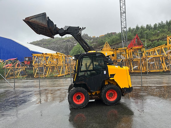 JCB 300 T4 6 of 29