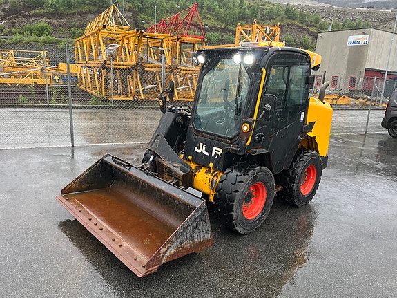 JCB 300 T4 12 of 29