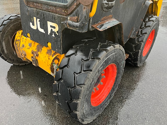 JCB 300 T4 10 of 29