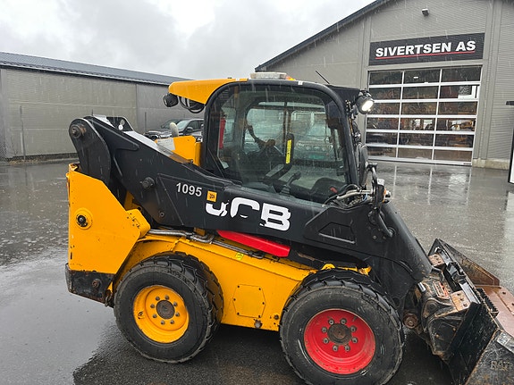 JCB 300 T4 15 of 29
