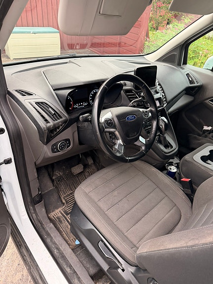 Ford Transit Connect 3 of 5