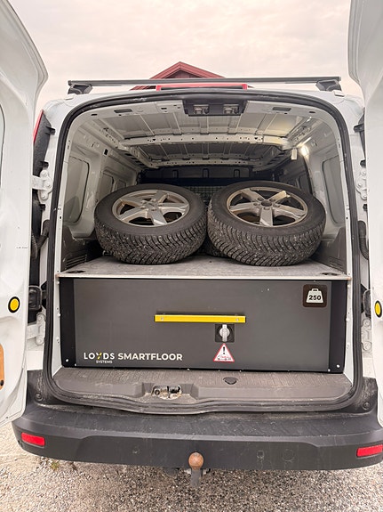 Ford Transit Connect 4 of 5