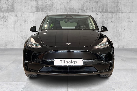 Tesla Model Y 2 of 5