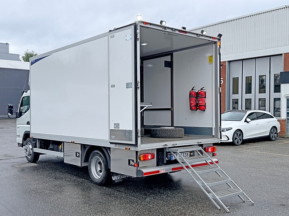 Fuso Canter 7c18 verkstedbil med innredning 6 of 20