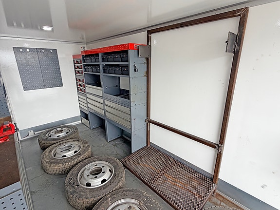 Fuso Canter 7c18 verkstedbil med innredning 10 of 20