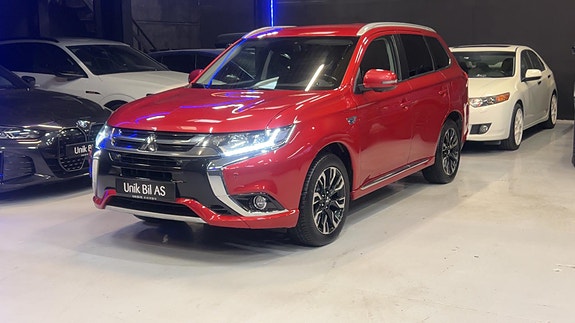 Mitsubishi Outlander 2 of 5