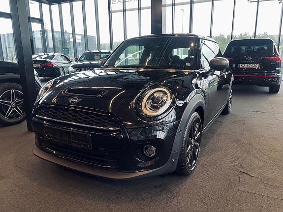 MINI Cooper SE 3 of 5