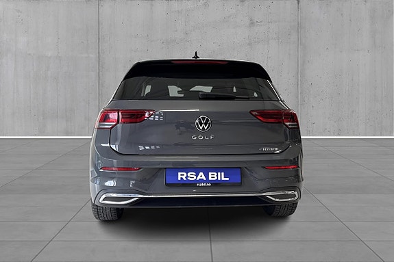 Volkswagen Golf VIII 4 of 5
