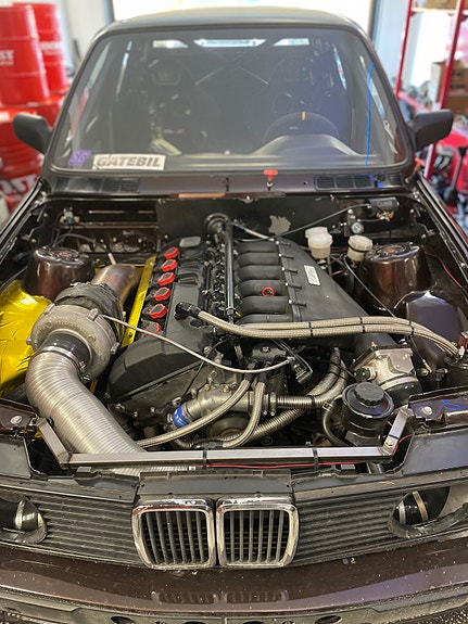 BMW 320i 5 of 10