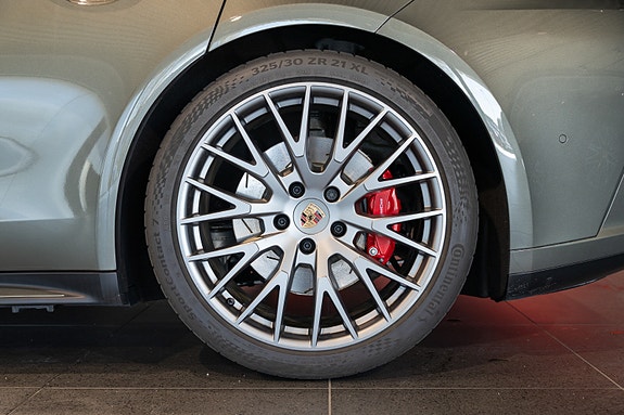 Porsche Panamera 12 of 30
