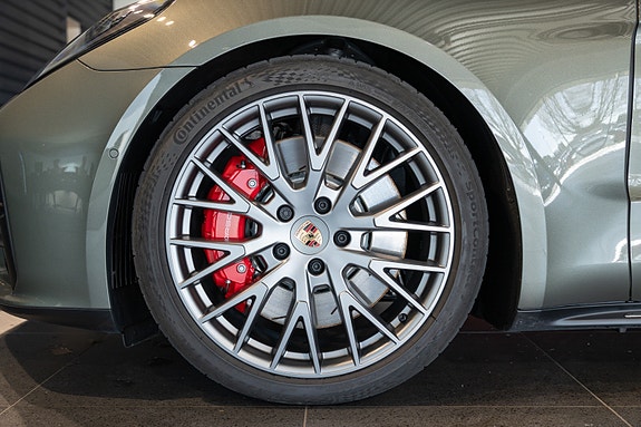 Porsche Panamera 11 of 30