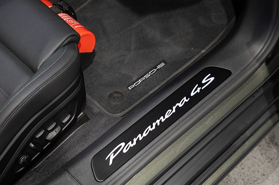 Porsche Panamera 18 of 30