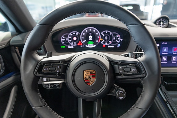 Porsche Panamera 21 of 30