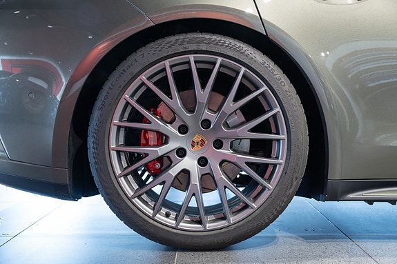 Porsche Panamera 13 of 30