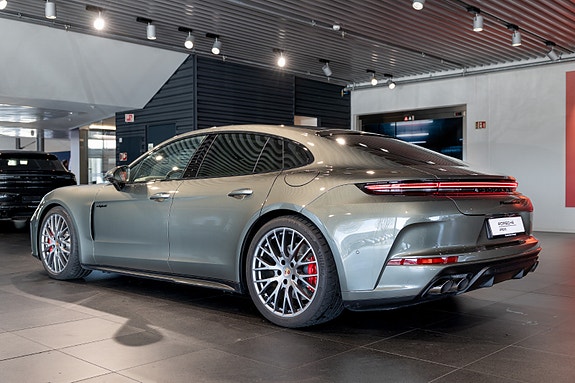 Porsche Panamera 3 of 30