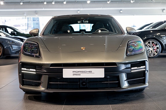 Porsche Panamera 8 of 30
