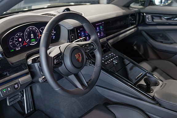 Porsche Panamera 19 of 30