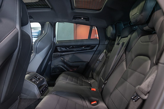 Porsche Panamera 26 of 30