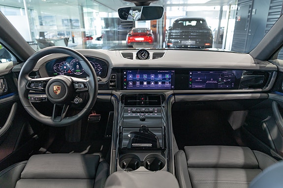 Porsche Panamera 23 of 30