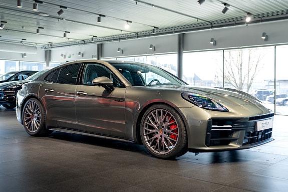 Porsche Panamera 7 of 30