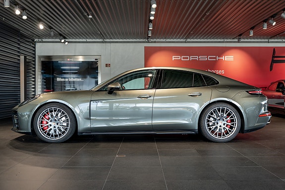 Porsche Panamera 2 of 30