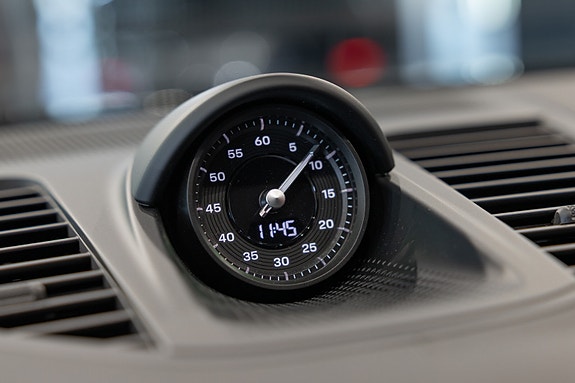 Porsche Panamera 29 of 30