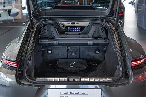 Porsche Panamera 28 of 30