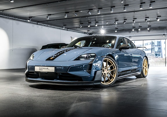 Porsche Taycan 2 of 30