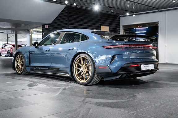 Porsche Taycan 4 of 30