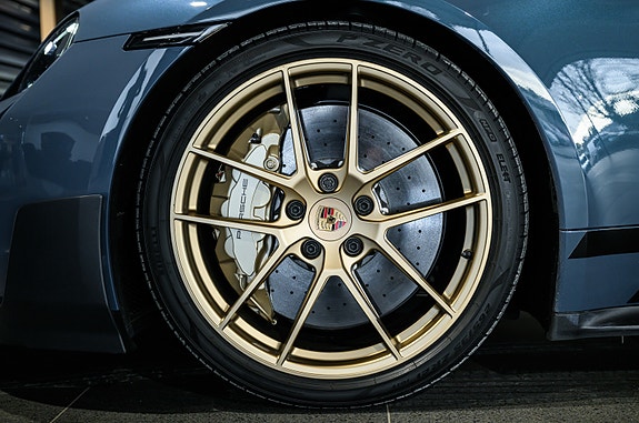 Porsche Taycan 12 of 30