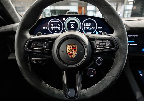 Porsche Taycan 22 of 30