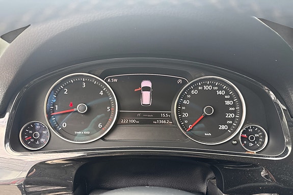 Volkswagen Touareg 14 of 19