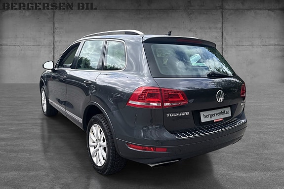 Volkswagen Touareg 3 of 19