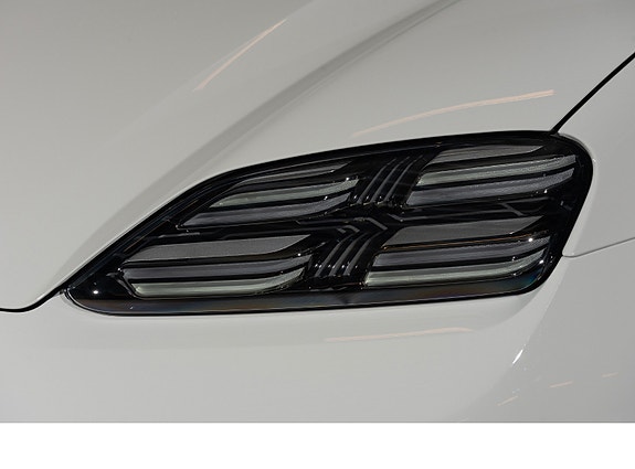 Porsche Macan 8 of 30