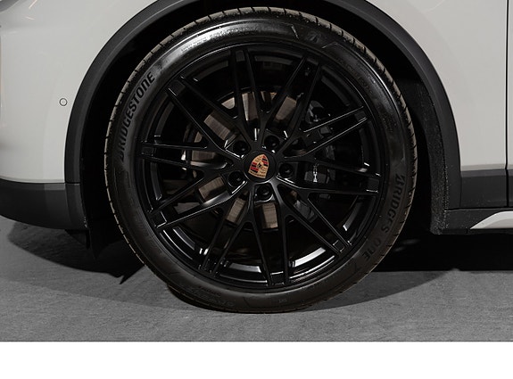 Porsche Macan 17 of 30