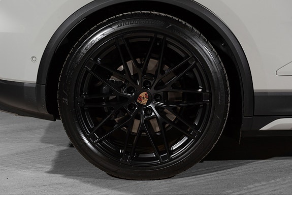 Porsche Macan 15 of 30
