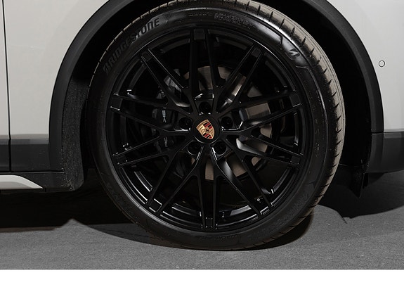 Porsche Macan 16 of 30