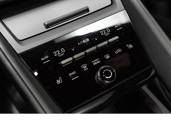 Porsche Macan 27 of 30