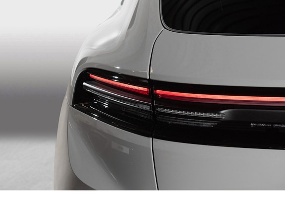 Porsche Macan 14 of 30