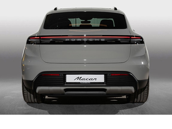 Porsche Macan 13 of 30