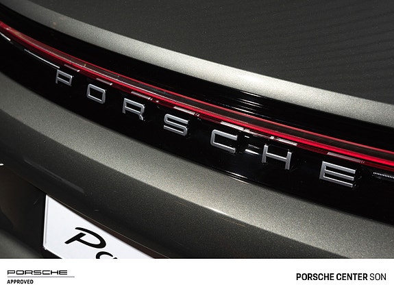 Porsche Panamera 18 of 30