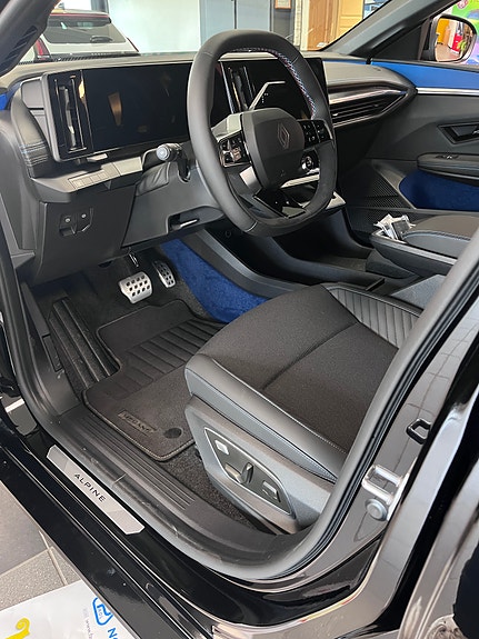 Renault Megane 5 of 9