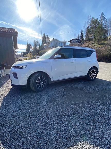 Kia e-Soul 3 of 5