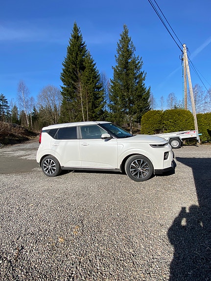 Kia e-Soul 2 of 5